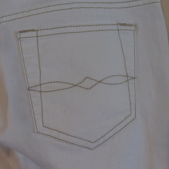 CAbi Jeans - Picture 2 of 4